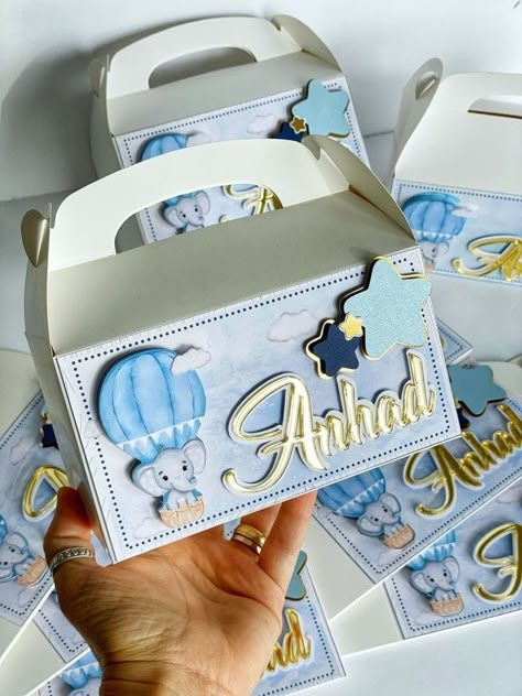 Customized Party Favors, Party Box Ideas Packaging, Favor Boxes Ideas, Kids Party Favor Ideas, Kids Party Boxes, Baby Gift Packs, Kids Hamper, Birth Announcement Gifts, Baby Shower Favors Diy