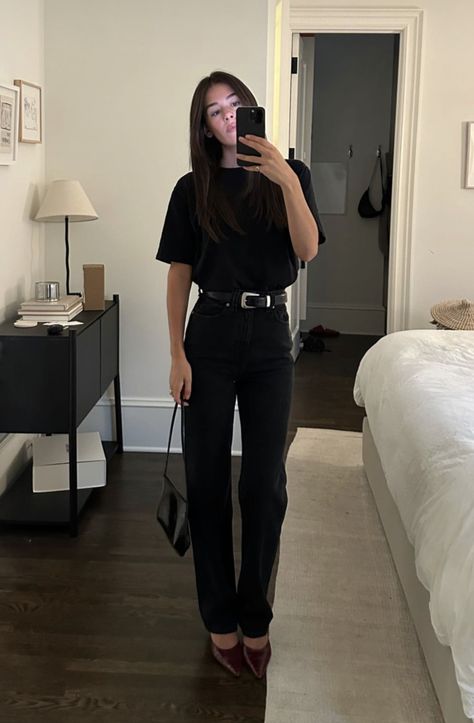 Black Work Outfit, Dinner Outfit Winter, Outfit Dinner, Dinner Outfit, A Love Letter, Black Work, Dinner Outfits, All Black Outfit, Mode Inspo