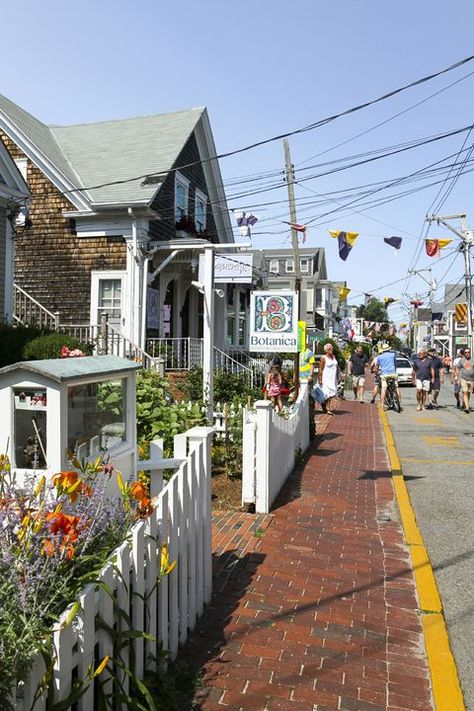 Maine Aesthetic, Cape Cod Aesthetic, Provincetown Massachusetts, Home Fencing, Small Town Living, Road Trip Places, Napa Valley Wine, Memorable Wedding, Main Street Usa