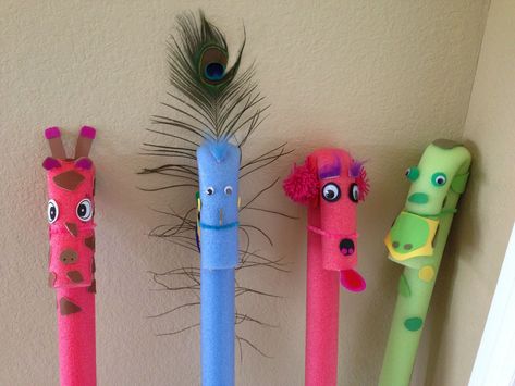 Pool Noodle Horse, Diy Halloween Doll, Noodle Horse, Preschool Animals, Theatre Crafts, Noodle Crafts, Noodles Ideas, Zoo Day, Pool Noodle Crafts