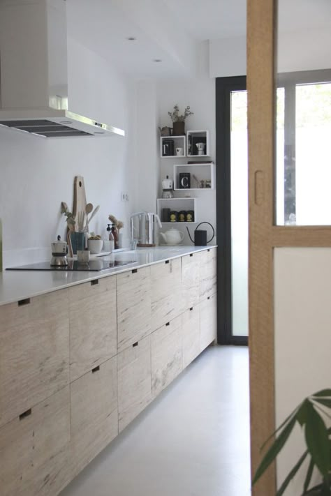 IIaria Fatone Scandinavian kitchen remodel with Ikea hack cabinets Dapur Skandinavia, Dapur Ikea, Armoire Ikea, Model Dapur, Scandinavian Kitchen Design, Ikea Hack Kitchen, Galley Kitchen Remodel, Minimal Kitchen, Cottage Shabby Chic