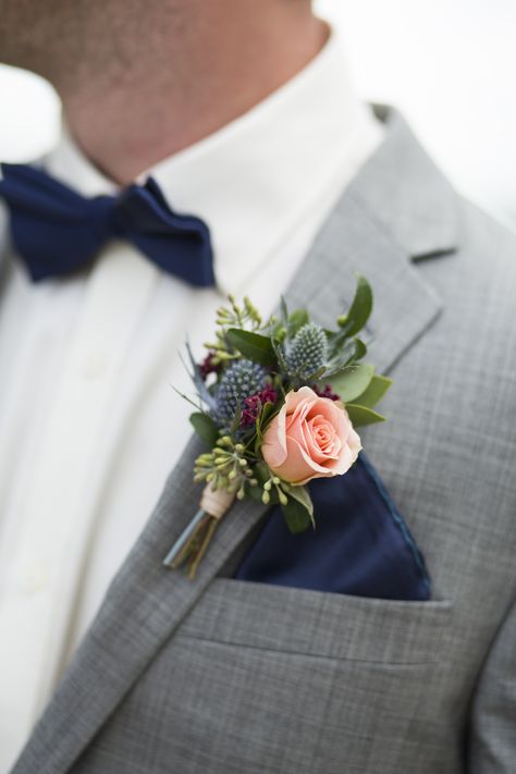 Bottoniere Wedding, Bouteniere Wedding, Boutineer Ideas, Corsage Groom, Floral Lapel, Wedding Corsage, Button Holes Wedding, Portland Oregon Wedding, Floral Comb