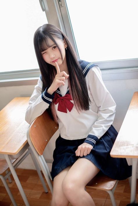 Pose Mannequin, School Uniform Fashion, Pose Fotografi, Female Pose Reference, Student Girl, Style Anime, Kawaii Fashion Outfits, Japanese School, Girls Uniforms