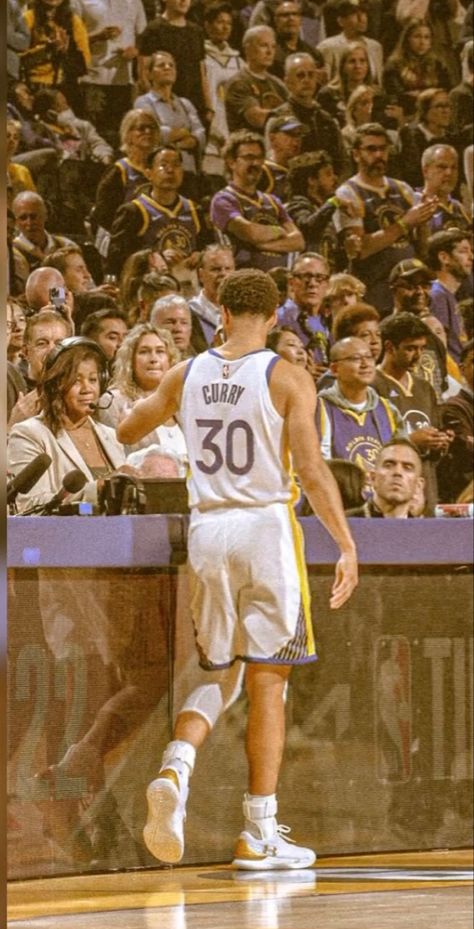 Last Chance U Basketball Wallpaper, Stephen Curry Wallpapers Aesthetic, Steph Curry Wallpapers, Nba Wallpapers Stephen Curry, Stephen Curry Wallpaper, Curry Wallpaper, Stephen Curry Basketball, Stephen Curry Pictures, Nba Video