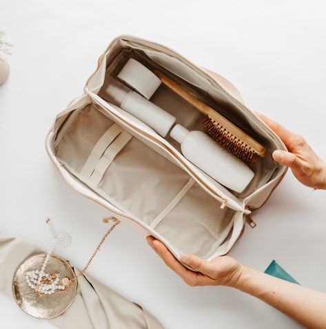 Travel makeup brushes