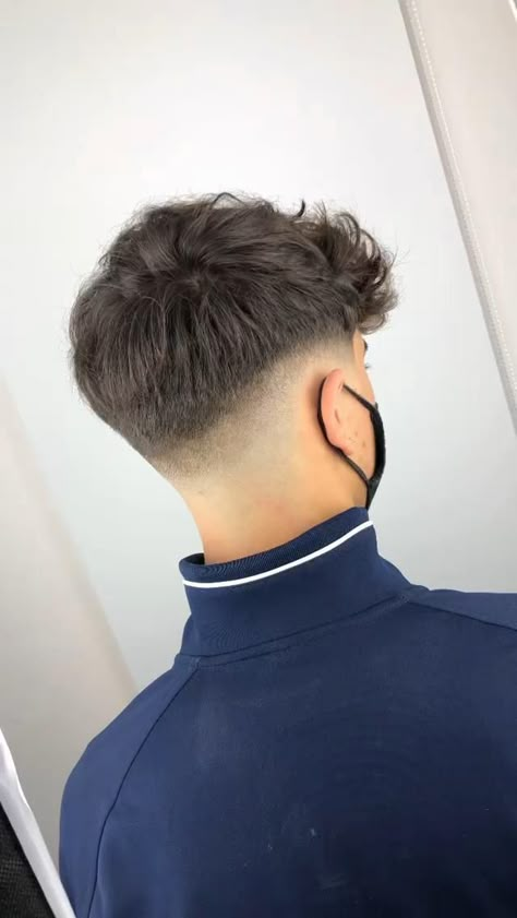 Hair Types Men, Mid Fade Haircut, Haircut Selfie, Photo Hijab, Mens Hairstyles Fade, Low Fade Haircut, Men Haircut Curly Hair, Taper Fade Haircut, Tapered Haircut