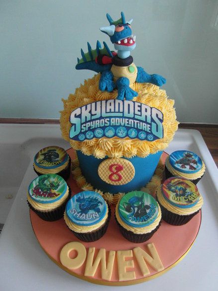 Skylanders Giant Cupcake Skylanders Cake, Skylanders Birthday Party, Giant Cupcake Cake, Skylanders Birthday, Giant Cupcake Cakes, Video Game Cakes, Giant Cupcake, Cupcake Decoration, Giant Cupcakes