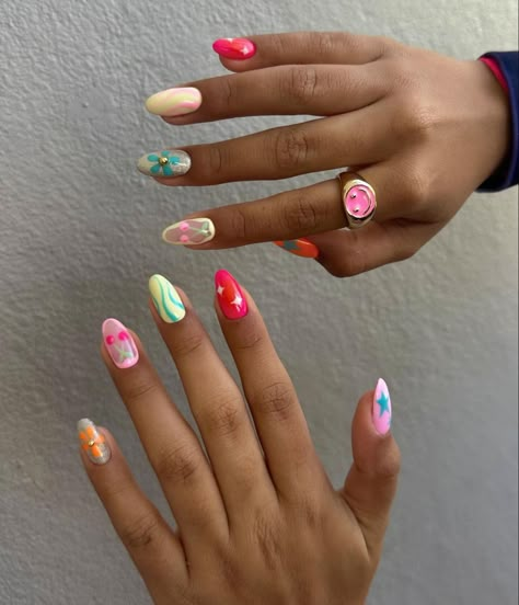 Summer Mismatched Nails, Pick And Mix Nails, Mitch Match Nails, Mismatch Nail Designs, Miss Match Nails, Different Design On Each Nail, Mismatch Nails, Mismatched Nail Art, Funky Summer Nails