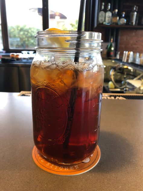 sweet iced tea in mason jar, delicious Tea In Mason Jars, Mason Jar Tea, Mason Jar Aesthetic, Sweet Tea Aesthetic, Mason Jar, Tea Restaurant, Mason Jar Drinks, Mason Jar Cups, Sweet Tea