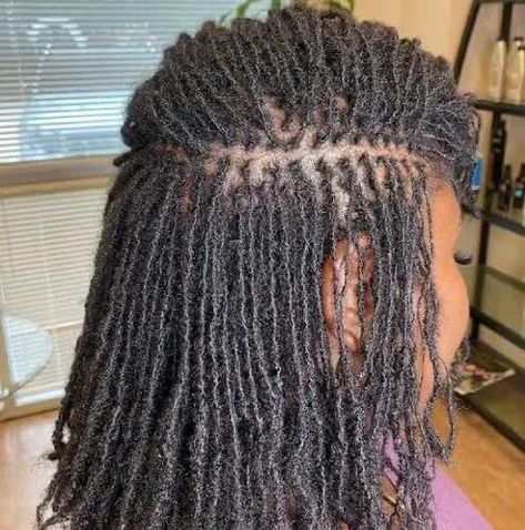 Locks et twist Locs Maintenance, Micro Braids Styles, Loc Care, Short Dreadlocks Styles, Micro Braids Hairstyles, Side Pony, Micro Locs, Short Locs Hairstyles, Dreadlock Style