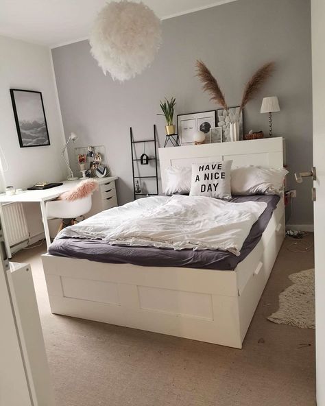 White Bed, Dekorasi Kamar Tidur, Study Room Decor, Redecorate Bedroom, Cozy Room Decor, Teen Bedroom Decor, Room Design Bedroom, Girl Bedroom Decor, Cozy Room