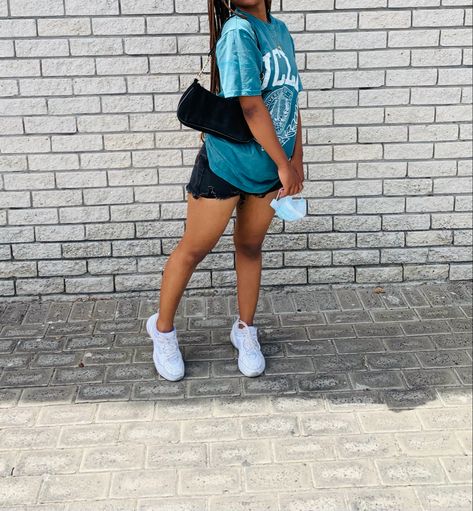 Shorts and graphic tee outfit Shorts Sneakers Outfit, Shorts And Graphic Tee, Crossbody Bag Outfit, Graphic Tee Outfit, Tee Outfits, Graphics Tees, Tee Shorts, Graphic Tee Outfits, Ripped Jean Shorts