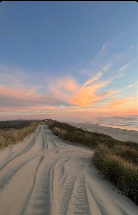 Costal Summer Aesthic, Costal Life, Costal Country, Coastal Living Aesthetic, New England Summer, Art Amour, Cap Ferret, Coastal Life, Sunset Pictures