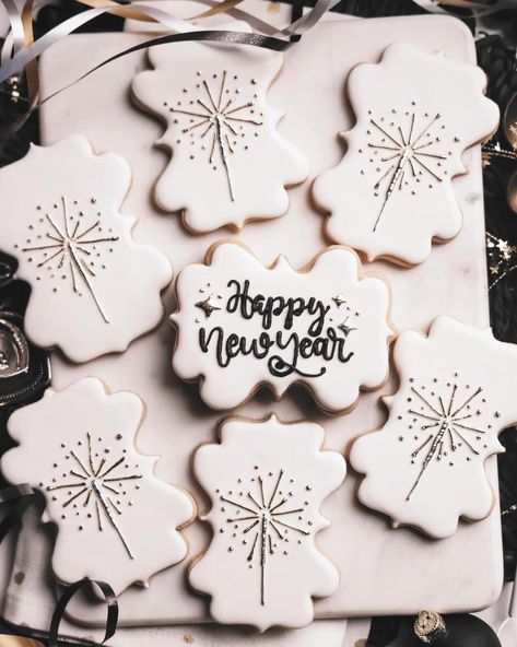 New Year Royal Icing Cookies, New Year’s Eve Cookies Decorated 2024, New Years Cookie Ideas, New Years Sugar Cookies Royal Icing, New Years Decorated Cookies, New Years Cookies Decorated Royal Icing, New Year’s Eve Cookies, Cookie Moodboard, New Years Cookies Decorated