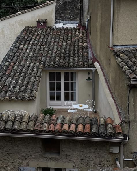 Parisian Apartment, Quiet Life, Future Apartment, Dream Apartment, Casas De Ensueño, Dream House Decor, The Roof, Old House, House Inspo