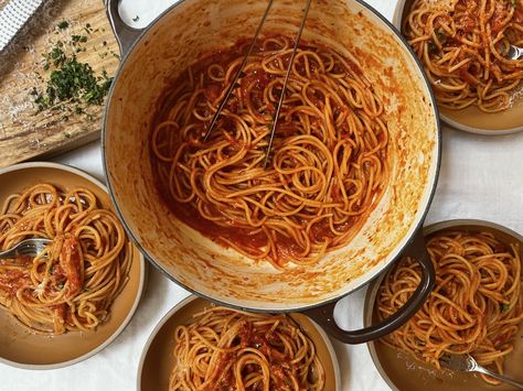 If you had any culinary takeaways from Hulu’s hit show “The Bear”, it’s that there’s no substituting the San Marzano tomatoes in “Family Meal Spaghetti” Bear Spaghetti, Marzano Tomatoes, Bear Recipes, Pasta Al Pesto, Lasagna Pasta, San Marzano Tomatoes, Fall Comfort Food, Porcini Mushrooms, Bear Family