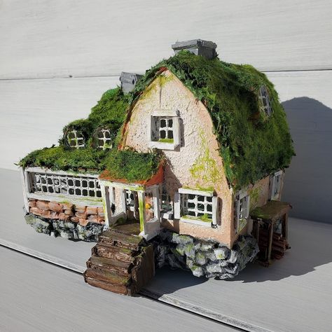 Kiki's Delivery Service House, Studio Ghibli Houses, Studio Ghibli House, Ghibli Miniature, Ghibli Houses, Ghibli House, Clay Illustration, Clay Building, Kikis Delivery Service