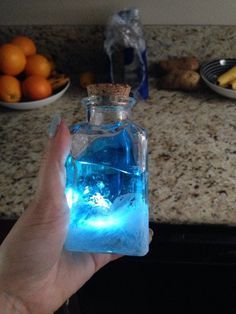 Making Glowing Dragon Age Lyrium Potion « Adafruit Industries – Makers, hackers, artists, designers and engineers! Drink Tutorial, Glowing Potion, Glowing Dragon, Festa Harry Potter, Halloween Potions, Anniversaire Harry Potter, Yennefer Of Vengerberg, Cosplay Tutorial, Cosplay Diy