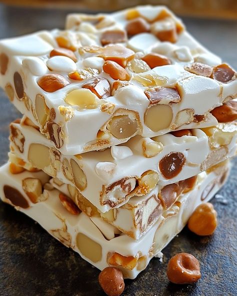 Homemade Nougat, Nougat Bars, Trending Desserts, Square Baking Pan, Hot Toddies Recipe, Banana Dessert Recipes, Banana Dessert, Food Babe, Baking Pan