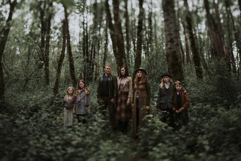 PORTLAND FOREST FAMILY SESSION — Anna Caitlin Photography Gothic Style Family Photos, Emotive Family Photos, Winter Woods Family Photoshoot, Gothic Family Photos, Family Photos In The Woods, Family Photos In Woods, Family Photos Woods, Goth Family Photos, Woods Family Photoshoot