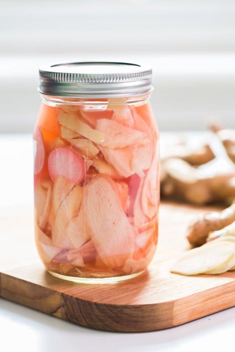 The Amazing Way Fermented Foods Improve Your Mood and Skin | LEAFtv Pickle Ginger, Sushi Ginger, Pickled Vegetables Recipe, Ginger Recipe, Japanese Diet, Pink Ginger, Pickled Ginger, Pickled Veggies, Pickled Vegetables