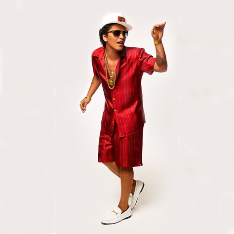 Bruno Mars Costume Bruno Mars Concert Outfit Ideas Women, Bruno Mars Outfit Style, Bruno Mars Halloween Costume, Easy Costume For Men, Bruno Mars Concert Outfit Ideas, Bruno Mars Concert Outfit Women, Bruno Mars Outfit Ideas, Celebrity Dress Up Day Spirit Week, Finesse Bruno Mars