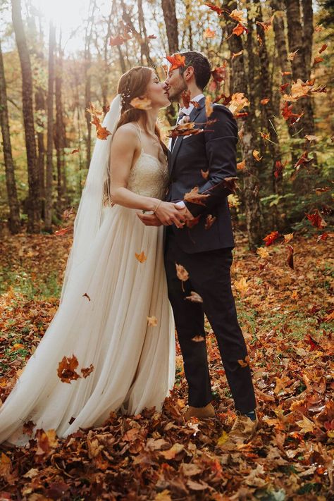 October Wedding Pictures, Autumn Wedding Photoshoot, Fall Wedding Couple, Ethereal Elopement, Cliff Elopement, Fall Wedding Pictures, Autumn Elopement, Outdoor Wedding Pictures, Dream Elopement