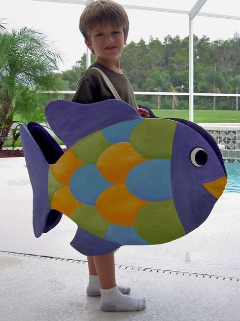 Diy Fish Costume Kids, Fish Costume Diy, Annual Day Decoration For School, Fish Costume Kids, Diy Fish Costume, Cardboard Fish, Fish Costume, Annual Day, Costume Diy