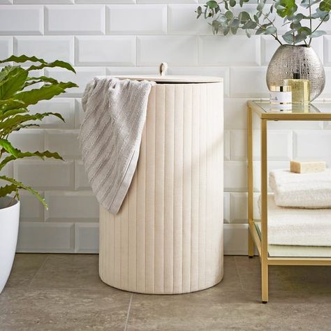 Fancy Laundry Basket, Pretty Laundry Baskets, Elegant Laundry Basket, Washing Basket Ideas, Lundry Basket, Laundry Basket Ideas For Bedroom, Laundry Basket In Bedroom, Laundry Basket Aesthetic, Aesthetic Laundry Basket