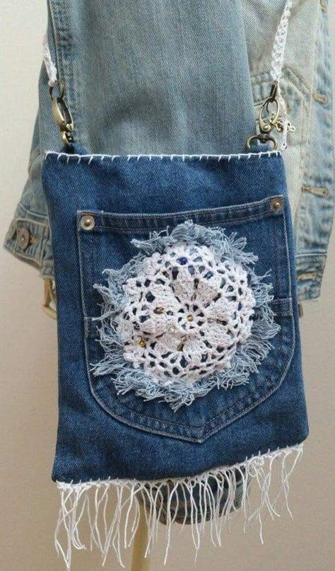 Blue Jean Purses, Denim Bag Patterns, Denim Bag Diy, Jean Purses, Denim Crafts Diy, White Mandala, Blue Jeans Crafts, Denim Outfits, Denim Handbags