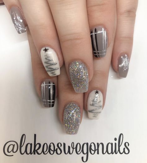 Freehand Christmas nail art in gray and silver, scribble tree, plaid nails, snowflakes Christmas Winter Nails Short, Christmas Nails Simple Acrylic, Pretty Christmas Nails Snowflakes, Silver Christmas Tree Nails, Gray Christmas Nail Designs, Christmas Grey Nails, Grey Xmas Nails, Gray Christmas Nails Acrylic, Grey Christmas Nails Acrylic