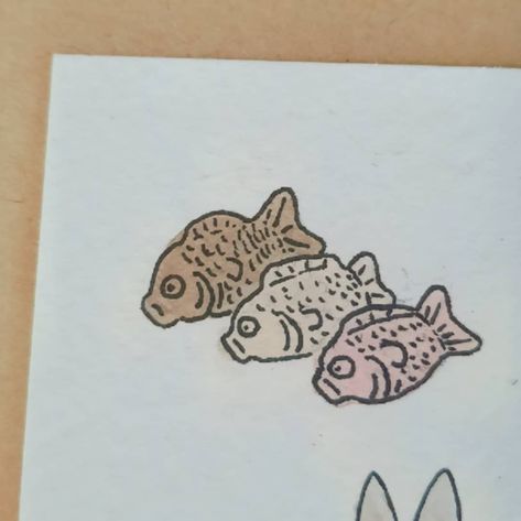 Taiyaki Tattoo, Taiyaki Drawing, Skin Doodles, Fish Candy, Hug Illustration, Candy Drawing, Kawaii Tattoo, Book Art Drawings, Drawing Inspiration