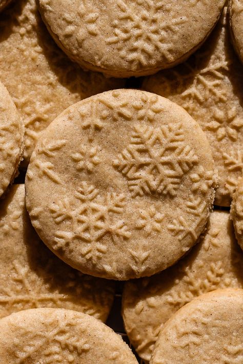 Santa will love these Sourdough Brown Butter Sugar Cookies! These sourdough sugar cookies with a hint of cinnamon have the perfect blend of warmth and sweetness. #sourdough #cookies #sugarcookies #Christmas #baking #cinnamon #brownbutter Brown Sugar Sourdough Cookies, Sourdough Sprinkle Cookies, Sourdough Christmas Cookie Recipes, Christmas Cookies Sourdough, Sourdough Brown Butter Cookies, Sourdough Butter Cookies, Brown Butter Sourdough Cookies, Sourdough Molasses Cookies, Sourdough Sugar Cookie Recipe