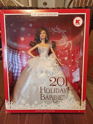 Brr Basket, Barbie Items, Happy Holidays Barbie, Holiday Barbie, Holiday Red, Happy Holiday, Barbie Friends, Barbie Collection, 25th Anniversary