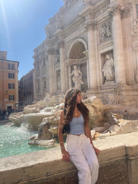 Rome Outfits August, Holiday Outfits Summer Italy, Rome Italy Spring Outfits, Rome Fits Summer, Venice Italy Outfit Spring, Rome Outfits Summer What To Wear, Rome Style Spring, Rome April Outfit, Venice Aesthetic Outfit