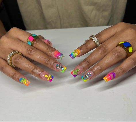 Freestyle colorful nail design using pigment powder #nails #nailart #colorful #naildesign Pigment Acrylic Nails, Pigment Color Nails, Nail Pigment Designs, Pigment Powder Nails Designs, Pigment Powder Nails, Freestyle Nail Designs, Cute Freestyle Nails, Short Freestyle Nails, Pigment Nails