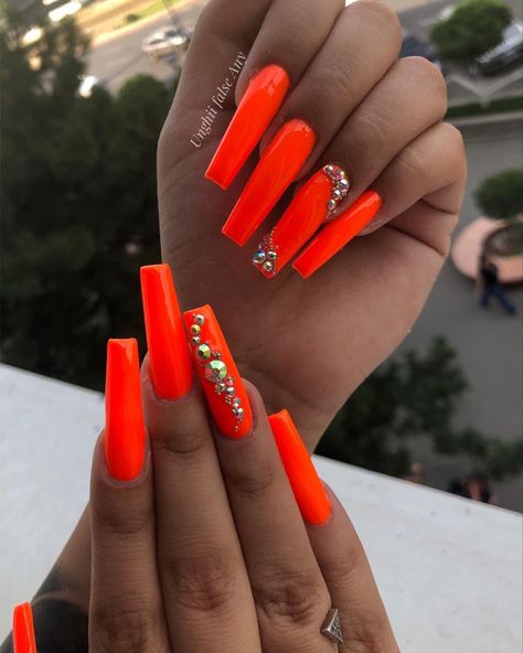 Red Orange Nails, Nails Bling, Long Square Nails, Gym Photos, Neon Red, Blush Nails, Pretty Nail Art Designs, Toes Designs, Trendy Nail Art