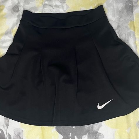 Nike Stretchy Polyester Spandex Pleated Skirt/Skort Combo In Black Small/Medium Falls Right Under Butt/Top Of Thighs Depending On Figure. So Cute For Gym, Tennis, Golf Or Overall Summer Weather. Have The Navy One Too On My Page, Same Size! No Tags Tried On But Never Worn. Nike Pleated Skirt, Nike Tennis Skirt, Random Clothes, Athletic Skirt, Tennis Skort, Summer Weather, Golf Skirts, Sports Skirts, White Halter Maxi Dress