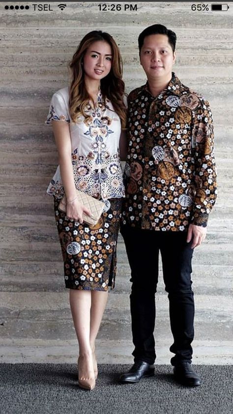 Batik for couple Blazer Batik, Batik Sarimbit, Batik Blazer, Kebaya Lace, Batik Dress Modern, Batik Clothing, Dress Kebaya, Batik Kebaya, Batik Couple