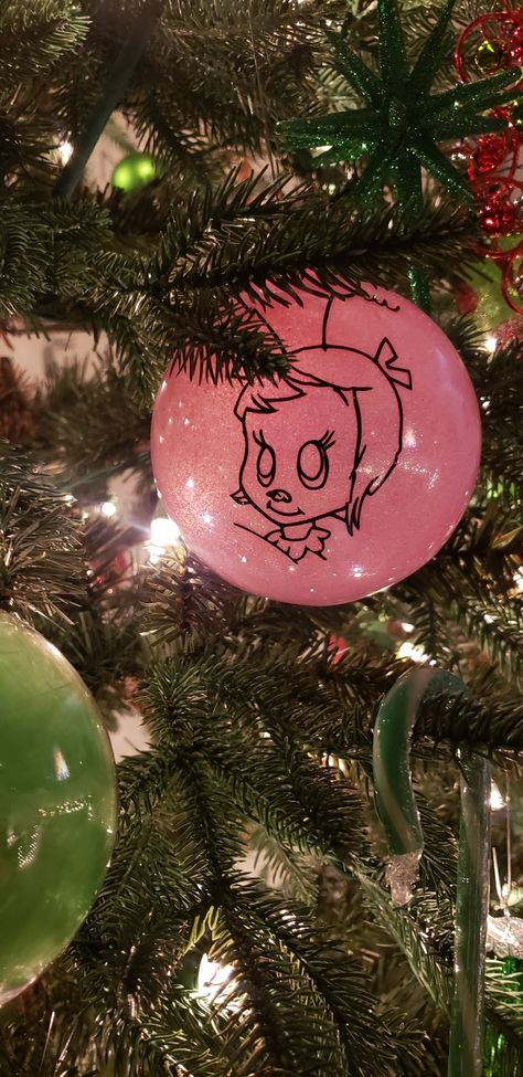 Cindy Lou Who Diy Ornament, Cindy Lou Ornaments Diy, Cindy Lou Who Ornament, Cindy Lou Who Ornaments Diy, Pink Grinch, Grinch Ideas, Grinch Decor, Grinch Ornaments, The Grinch Stole Christmas