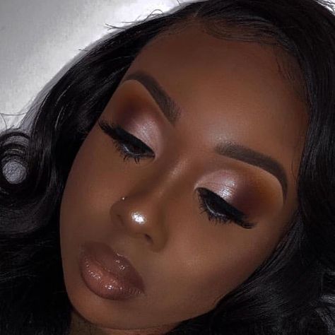 Natural Glam Makeup Wedding Brides, Bronze Makeup Look Wedding, 2024 Eye Makeup Trends, Makeup With Brown Dress, Nude Cut Crease Makeup, Natural Birthday Makeup, Bridal Eyeshadow Looks, Makeup For White Dress, Black Queen Makeup