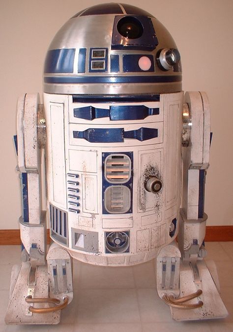 My very first 1:1 R2-D2. By Kelly Krider. R2 Builders Club. R2d2 Trash Can Diy, R2 And C3po Star Wars, R2d2 Blueprint, R2d2 Costume, C-3po X R2-d2, Star Wars Droid Factory, 80s Fashion Men, Astromech Droid, Prop Replicas