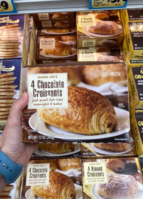 15 Highly Underrated Trader Joe’s Products You Need to Try ASAP Trader Joes Snacks, Freeze Pancakes, Easy Breakfast Options, Trader Joes Food, Diy Breakfast, Trader Joe's Products, Trader Joes Recipes, Chocolate Croissant, Breakfast Options