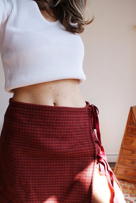 diy mini wrap wool skirt easy sewing tutorial simple free sample francinesplaceblog lace up A Line Skirt Tutorial, Wrap Skirt Sewing Pattern Free, Easy Skirt Sewing Pattern, Easy Sewing Skirt, Mini Skirt Pattern Free, Sew A Mini Skirt, Diy Skirt Easy, Diy Wrap Skirt Pattern, Wrap Skirt Pattern Free