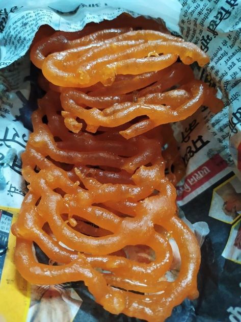 Jalebi Snapchat Story, Jalebi Snap, Jalebi Aesthetic, Jilapi Recipe, Tattoo Food, Aesthetic Healthy Food, Food Nail Art, Delicious Food Image, Wallpaper Food