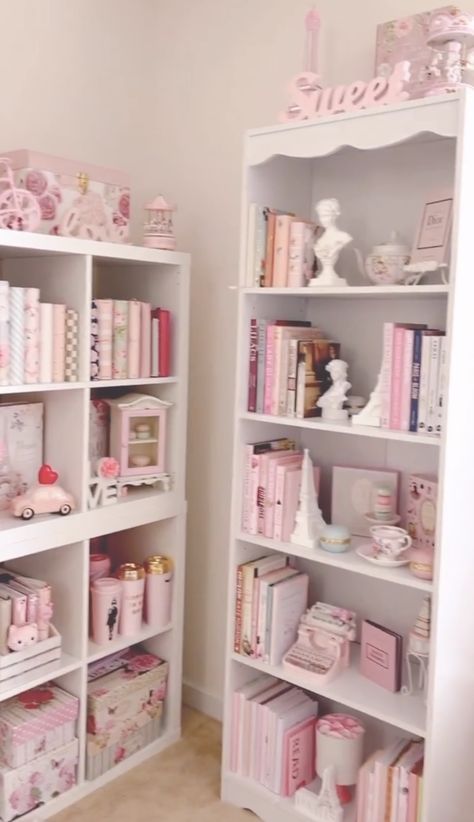 Coquette Room Shelves, Pink Bookshelf Aesthetic, Coquette Shelves, Pink Book Shelf, Pink Shelf Decor, Coquette Bookshelf, Cute Book Shelf, Europe Drawing, Pink Bookshelf