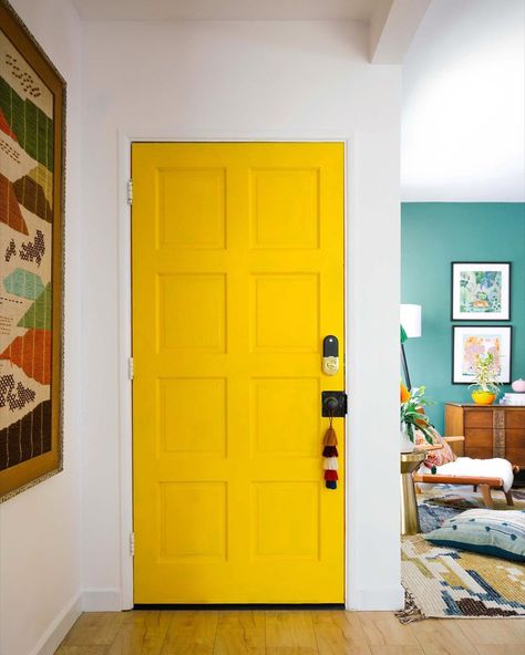 @dabito shared a photo on Instagram: “Can we all agree that every home needs a yellow door?! 💛☀️😁 If you have one, please share, I’d love to see it! Join the #yellowdoorclub!…” • Apr 16, 2020 at 8:00pm UTC Interior Door Colors Ideas, Interior Door Color, Yellow Door, Smart Doorbell, Yellow Doors, D Love, Mid Century Modern Interiors, Home Needs, House Paint Exterior