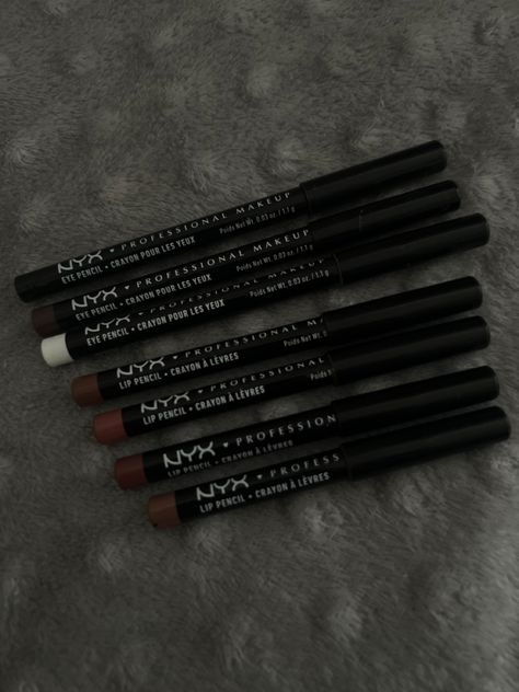 Lip Liner Aesthetic, Nyx Lip Liner, Lip Combos, Makeup Magazine, Nyx Lip, Lip Swatches, Favorite Makeup Products, Fancy Makeup, Makeup Obsession