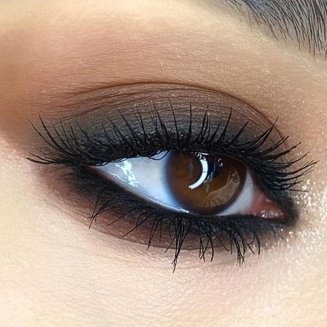 M·A·C Cosmetics’s Instagram post: “Smoky eye Pro tip: black and brown always glow 🤎✨🖤. #GrungeGlam guru @peribeauty_ blends out this on-trend eye look with: 🖤Eye Kohl in…” Prom Makeup Black Dress, Smoky Brown Eye Makeup, Prom Makeup Black, Vintage Eye Makeup, Witch Photoshoot, Eyes Make Up, Black Eye Makeup, Makeup Favorites, Kohl Eyeliner