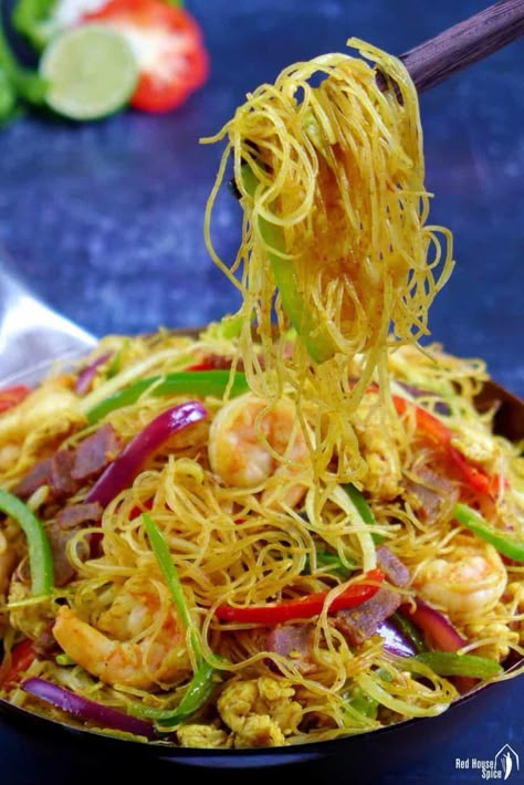 Singapore Fried Noodles, Singapore Mei Fun, Mei Fun Noodles Recipe, Vegetable Mei Fun Recipe, Singapore Mei Fun Recipe, Vegetable Mei Fun, Mei Fun Recipe, Singapore Rice, Mai Fun